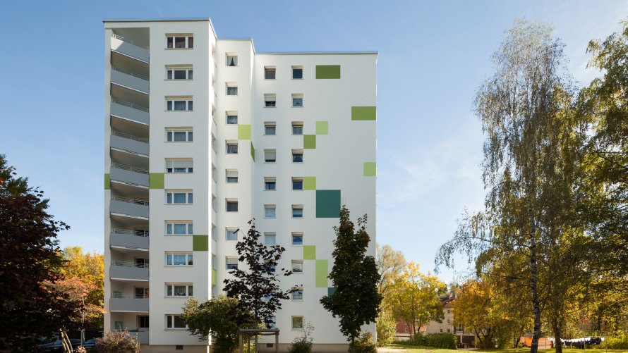 Ocieplenie ścian od zewnątrz Multipor ETICS elewacja blok mieszkalny